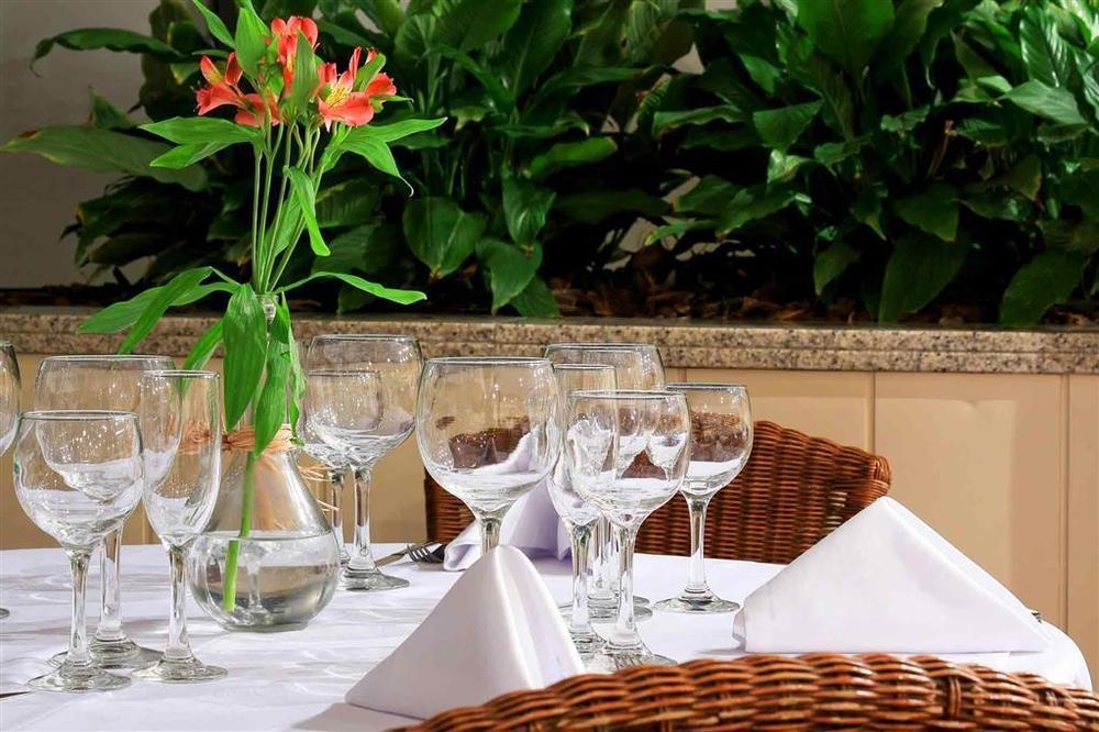 Mercure Curitiba Centro Ресторан фото